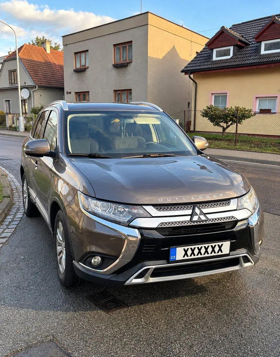 Mitsubishi OUTLANDER – 63 677 km