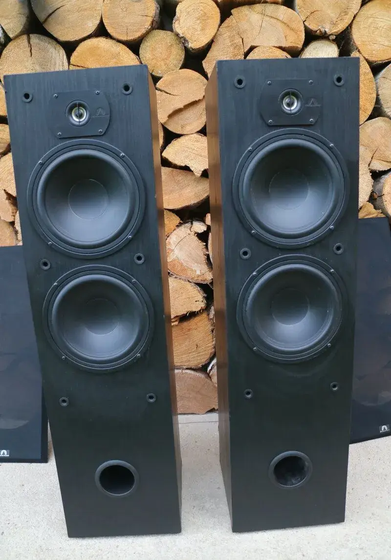 Sloupy OMNI AUDIO AE 88.2