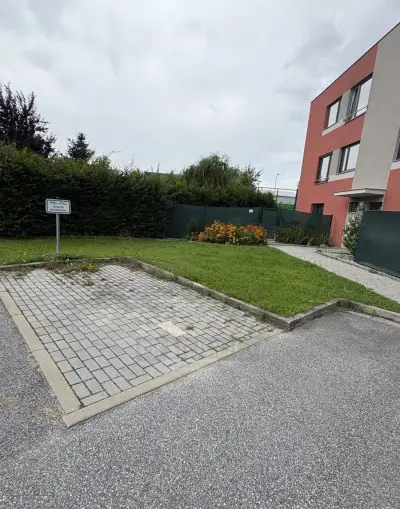 Pronájem parkovacího místa