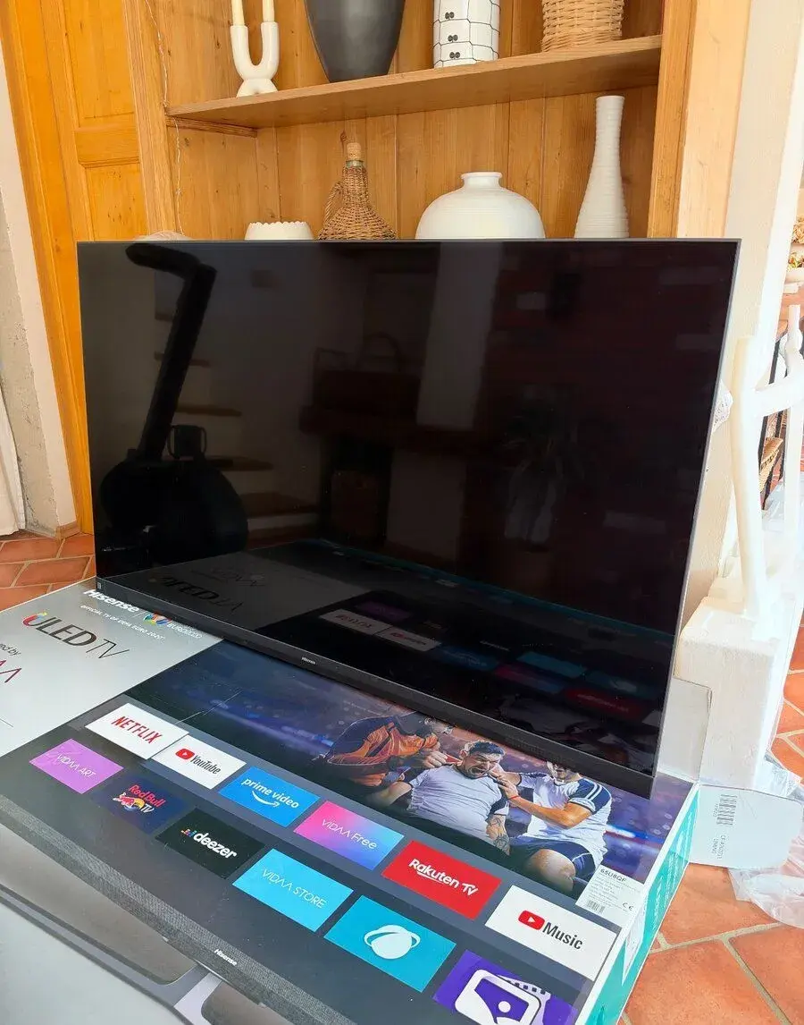 65" Premium Smart TV Hisense 65U8QF – ULED 4K, 120Hz, JBL s