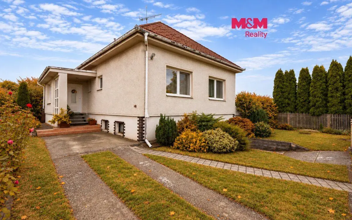 Prodej rodinného domu 5+1, pozemek 1584 m2, Převýšov