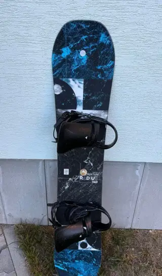 Snowboard Burton 140cm s vázáním Burton