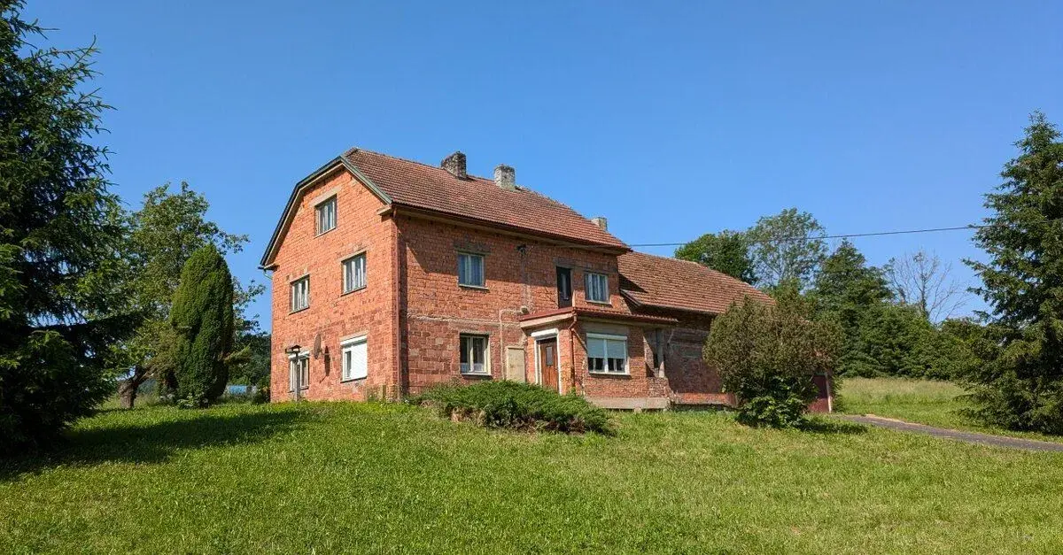 Komerční objekt s pozemky v podhůří Orlických hor