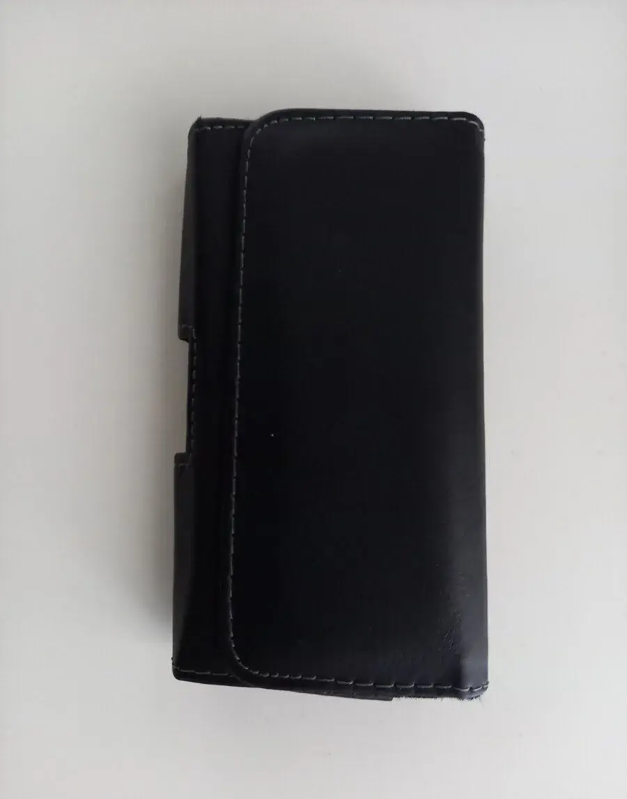 Pouzdro na telefon.