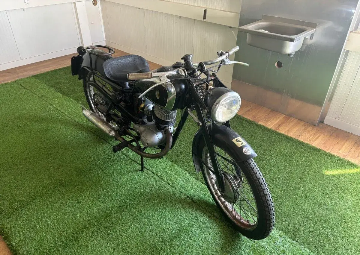 Motocykl značky DKW, model RT 125