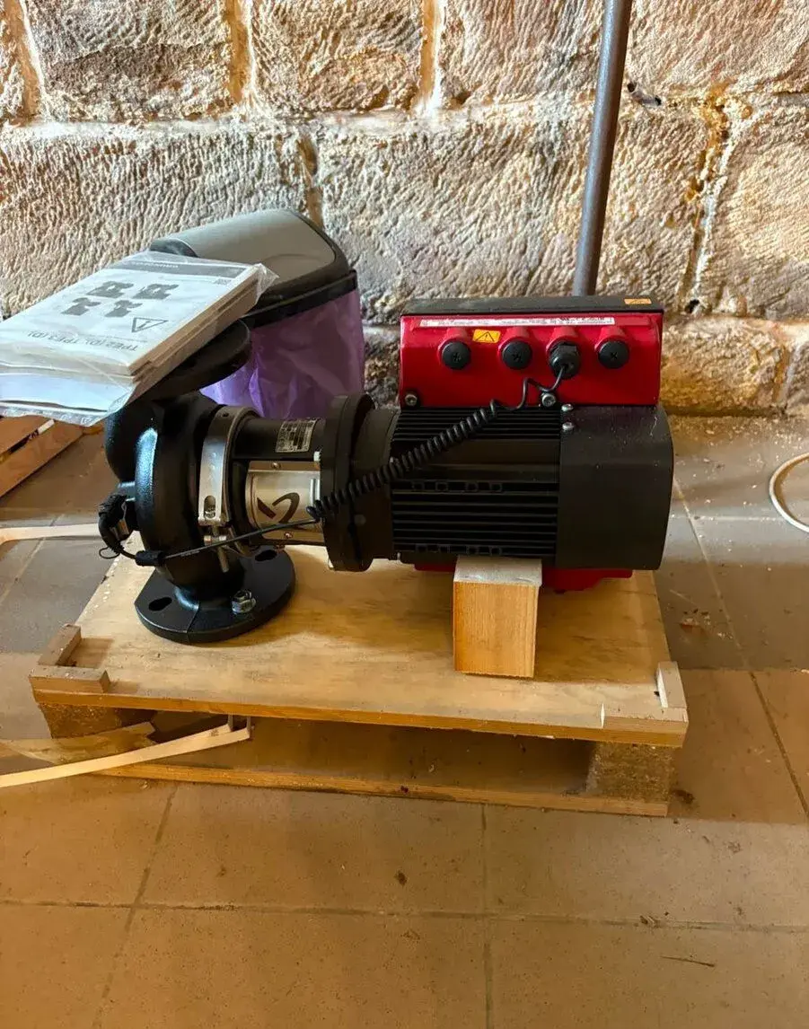 průmyslové odstředivé čerpadlo Grundfos s elektronicky řízen