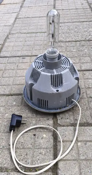 Výbojku/svítidlo