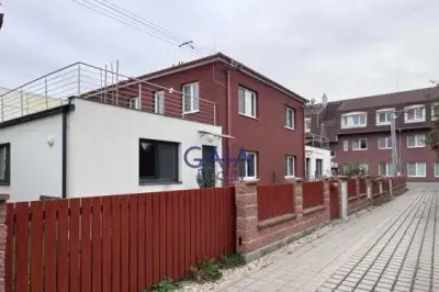 Ratíškovice - Pronájem krásného rodinného domu 4+kk se zahra