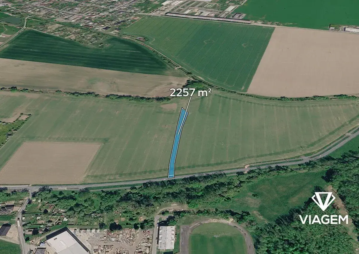 Pole 2 257 m², Podíl 17 % o výměře 376 m²