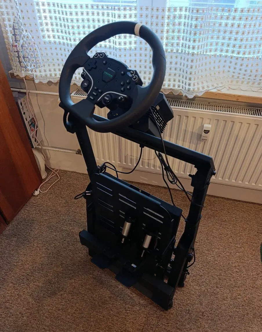 Kompletní simrig možná + next level racing