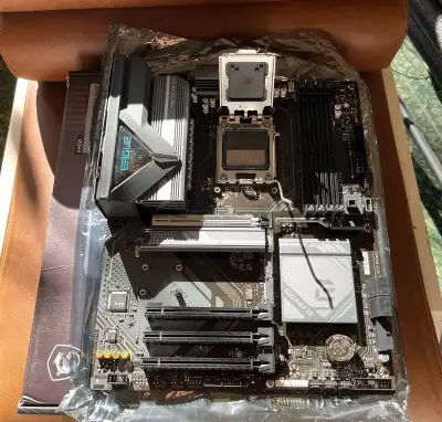 Základní deska Gigabyte B850 Eagle WIFI6E