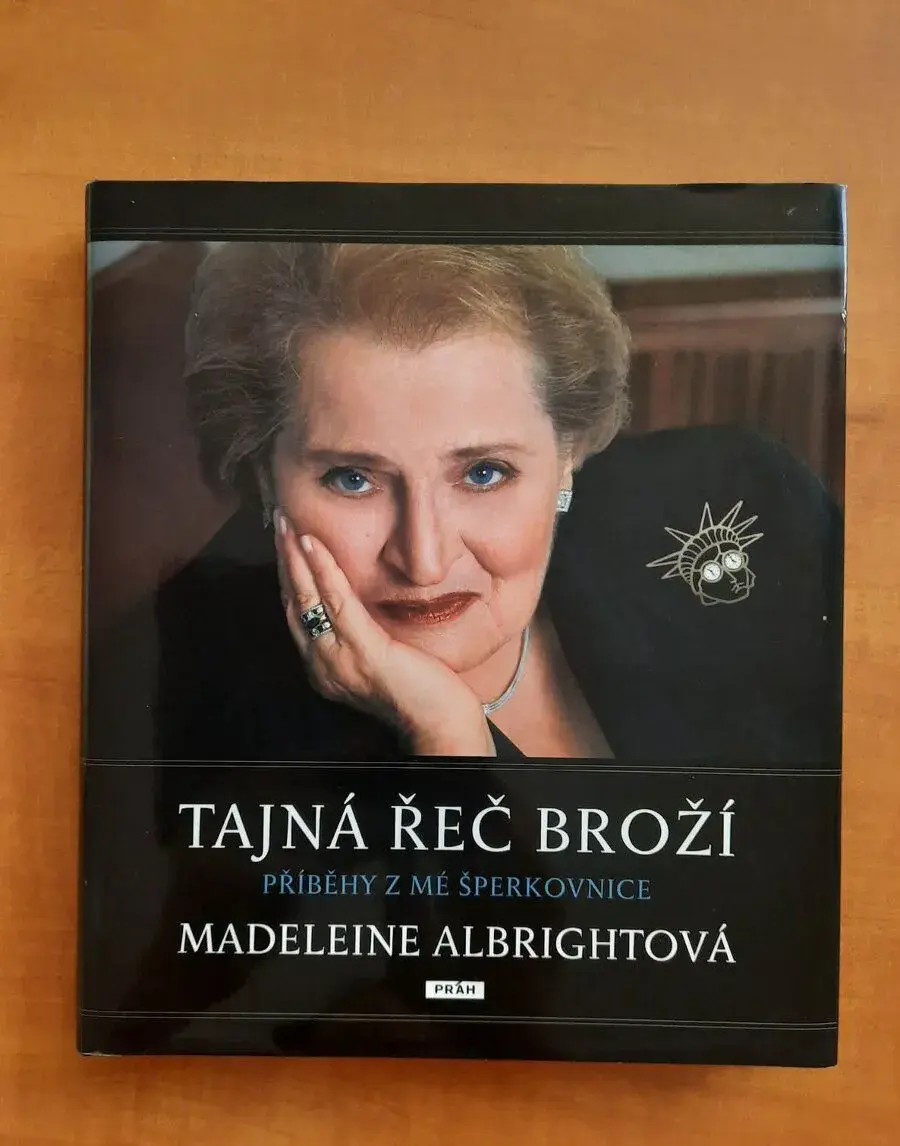 Tajná řeč broží: Příběhy z šperkovnice