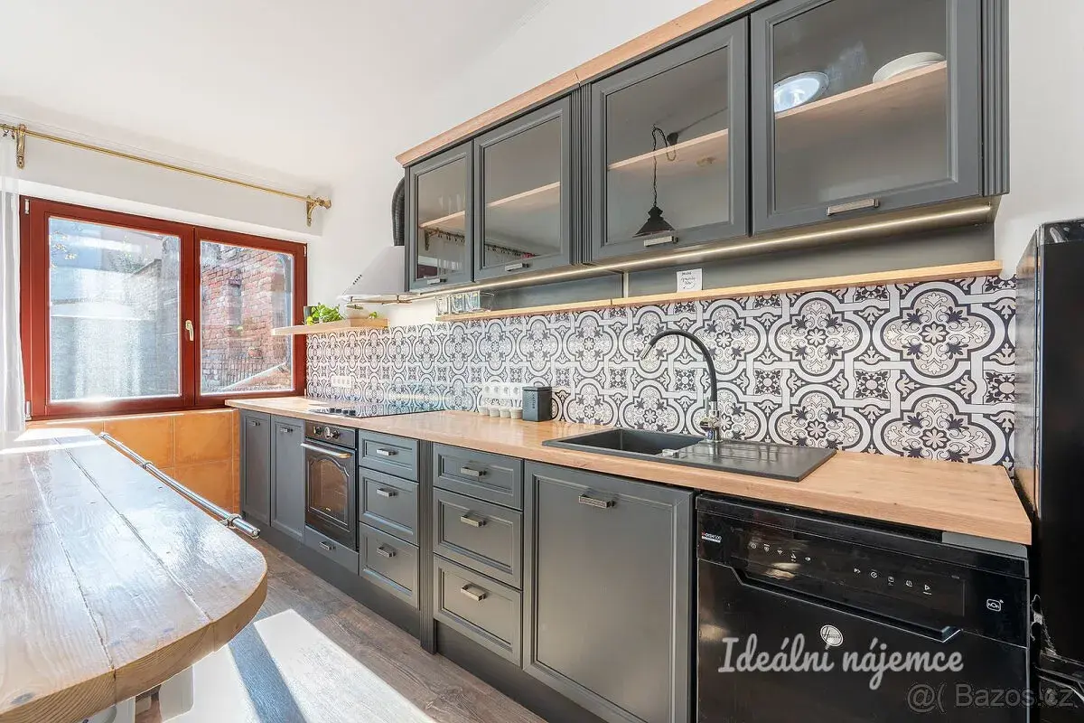 Pronájem rodinného domu 3+1, Olšanská I, Brandýsek, 100 m2