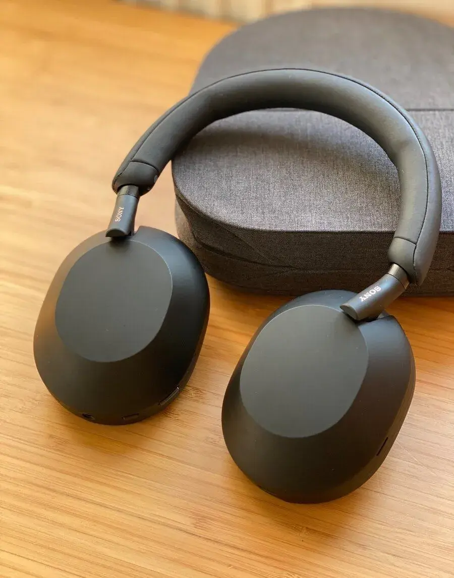 Sluchátka Sony WH-1000XM5