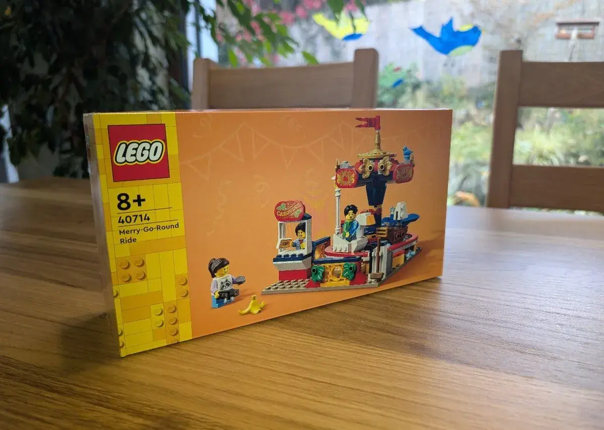 LEGO 40714 Jízda na kolotoči