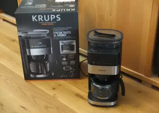 KRUPS kávovar na filtrovanou kávu s mlýnkem.