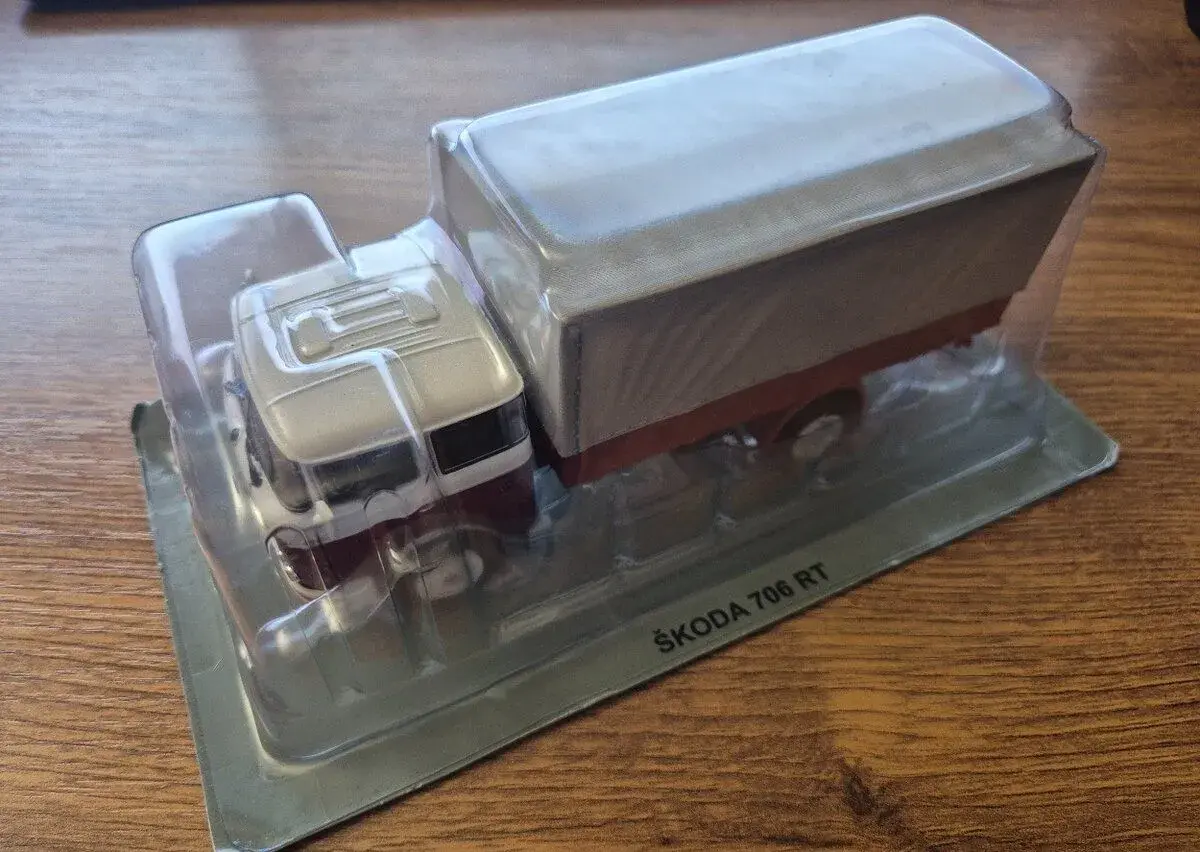 Deagostini Škoda 706 RT 1:43