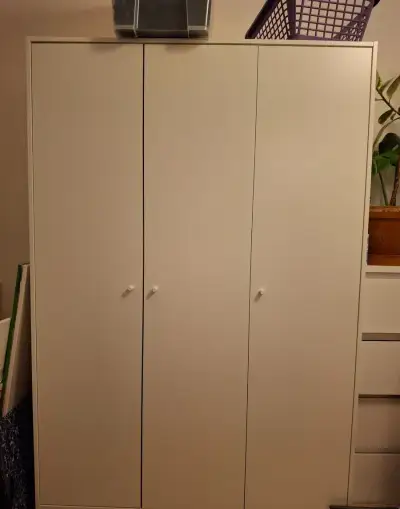 Šatní skříň Ikea