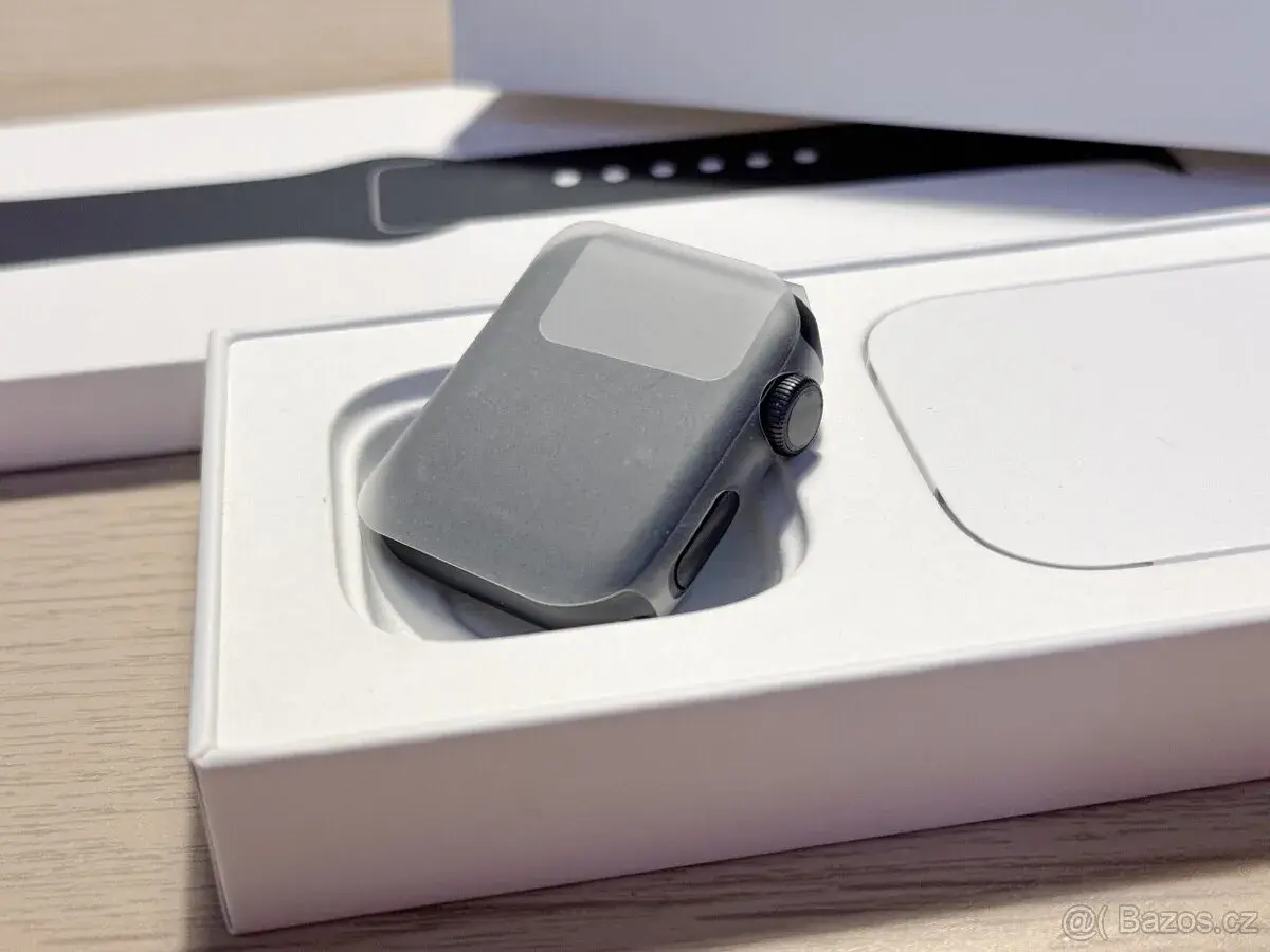 NOVÉ Apple Watch Series 6 Space Gray 40mm GPS + ZÁRUKA