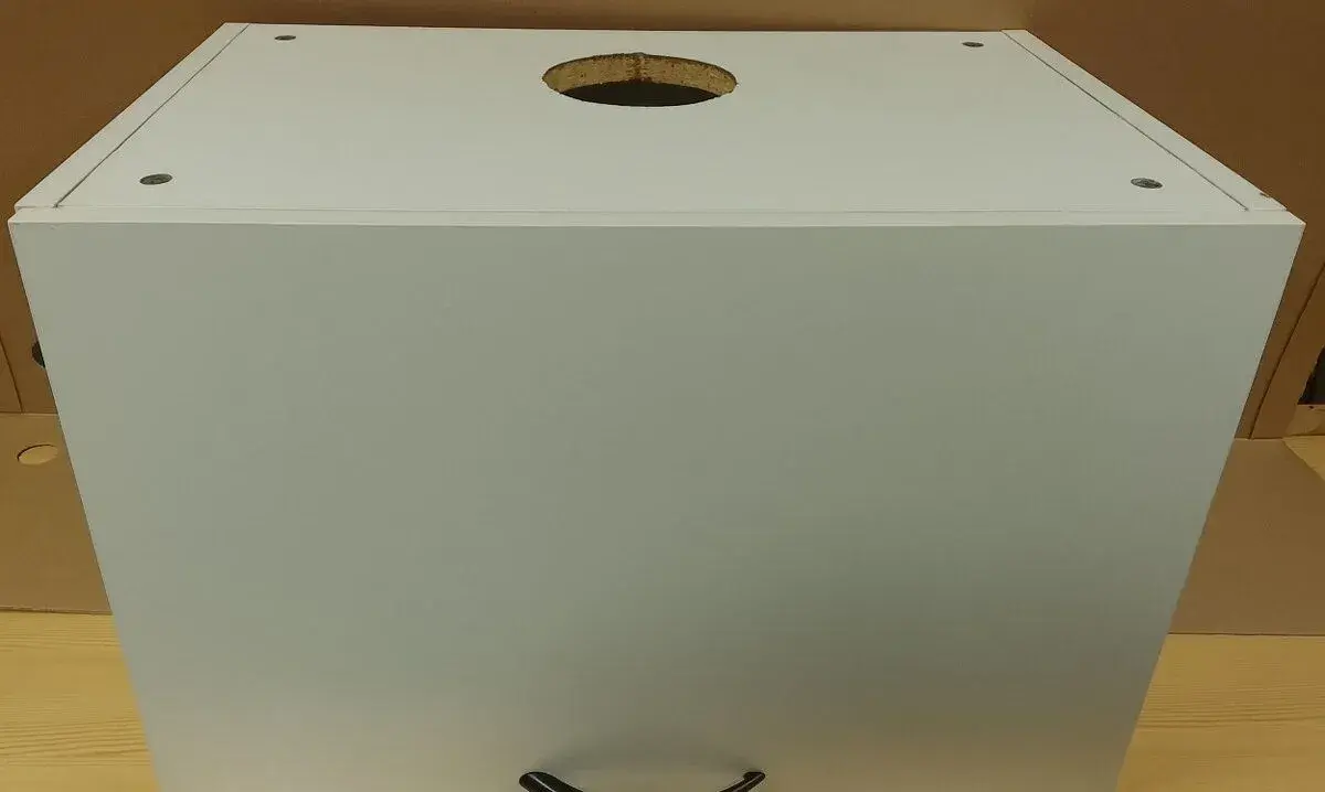 Třírychlostní digestoř IKEA s osvětlením, včetně skříňky