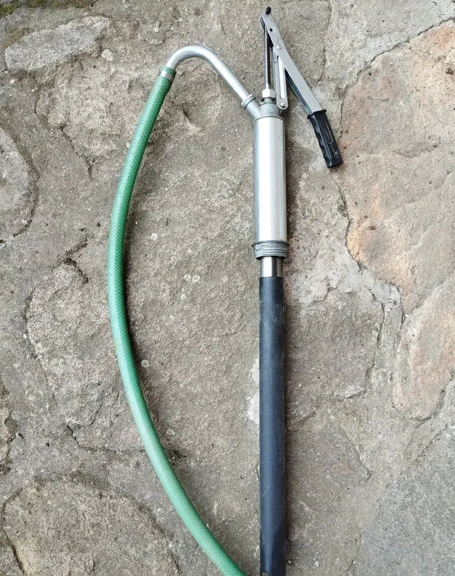 Ruční pumpa do sudu