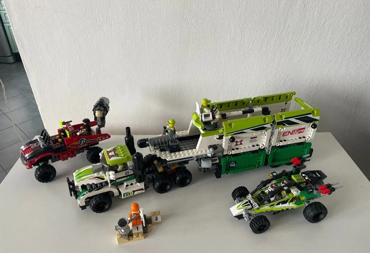LEGO World Racers 8864 Pouštní závod