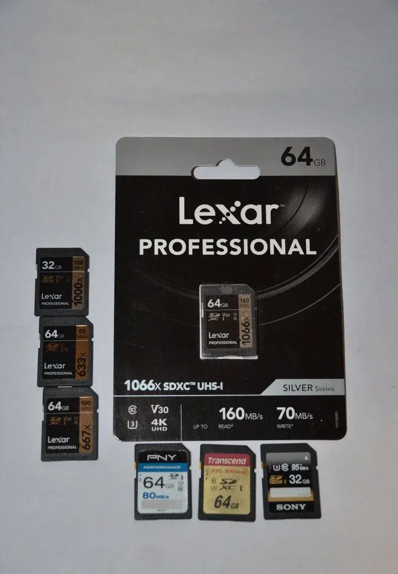 SD (SDXC) 64 GB Lexar, PNY, Transcend