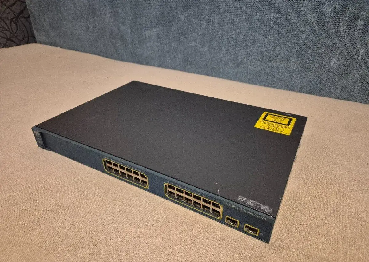 Cisco Catalyst 3560 PoE-24
