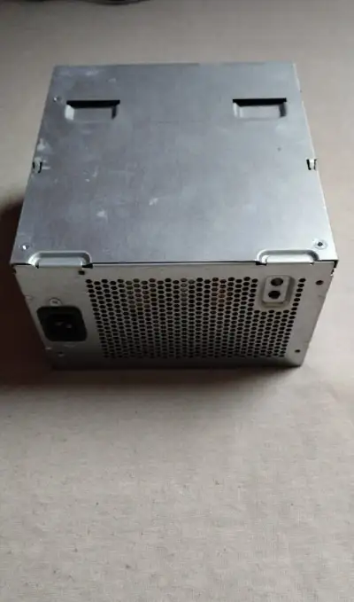 Napájecí zdroj Dell 525W