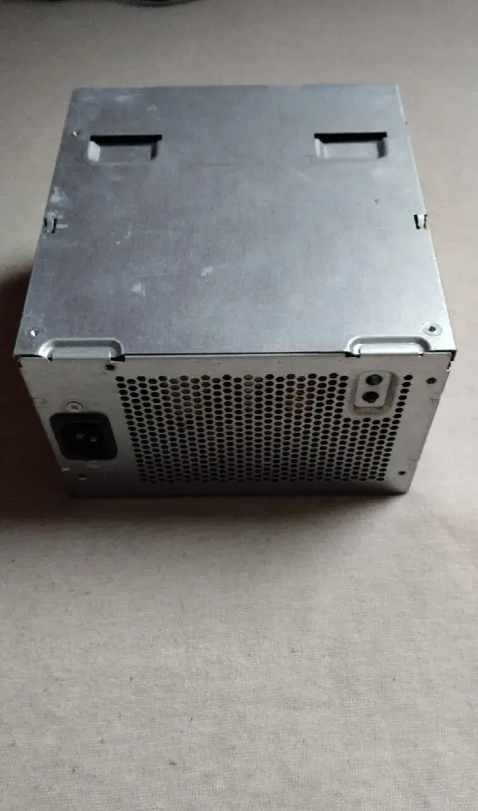 Napájecí zdroj Dell 525W