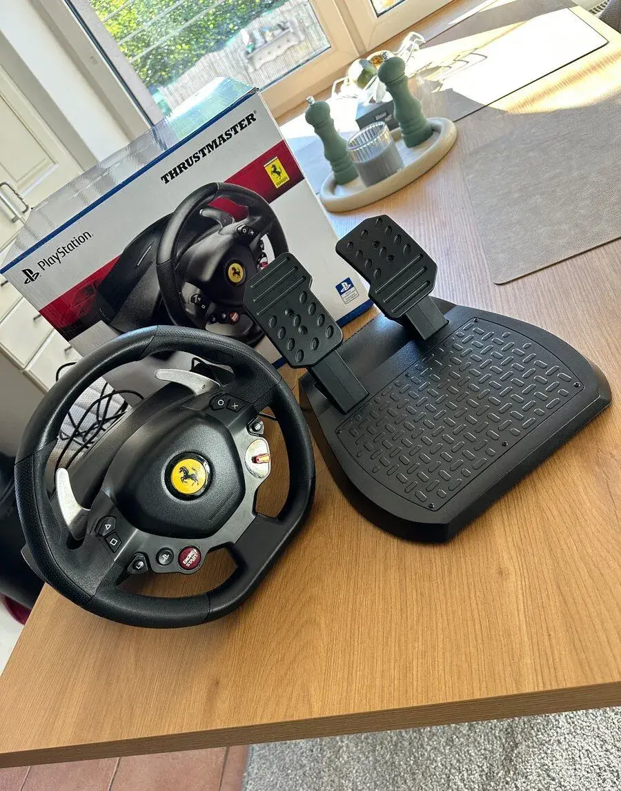 Volant Thrustmaster T80 Ferrari 488 GTB Edition (PS4 / PS5 /