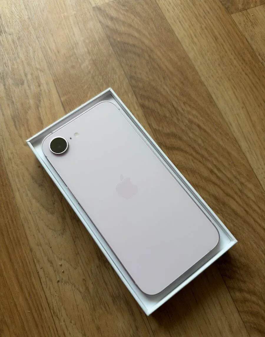 Apple iPhone 17e 256GB růžový