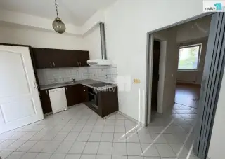 2+1, 60M2 + terasa 12m2, Jeneč u Prahy