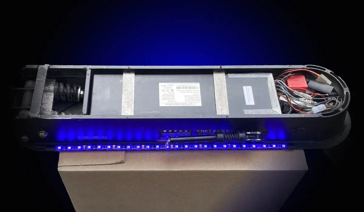Sada LED osvětlení pro elektrokoloběžku