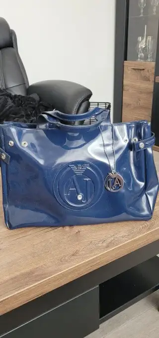 Armani - nová,