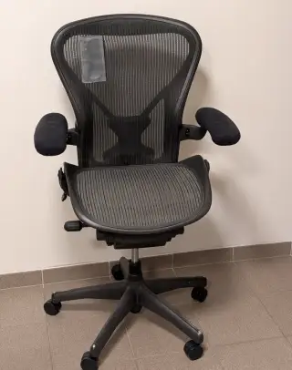 Herman Miller Aeron Classic B — nová síťovina sedáku