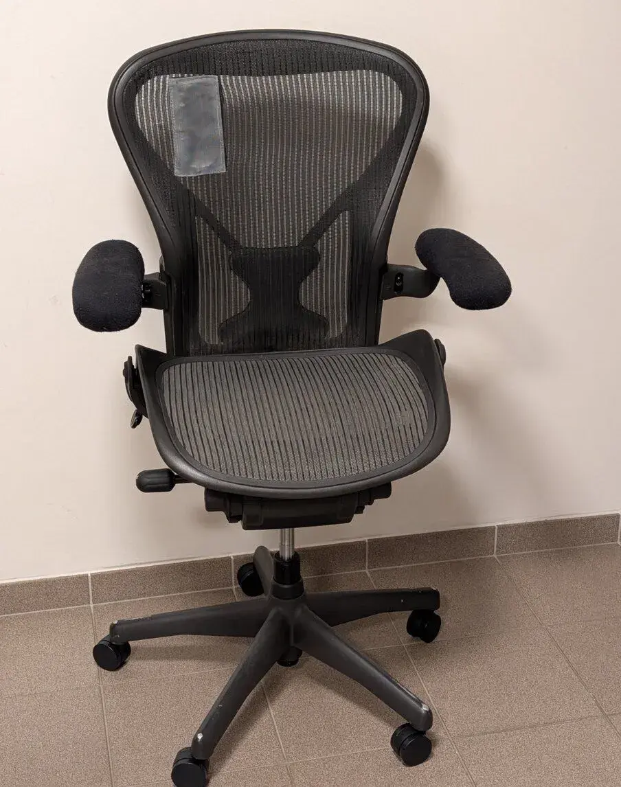 Herman Miller Aeron Classic B — nová síťovina sedáku