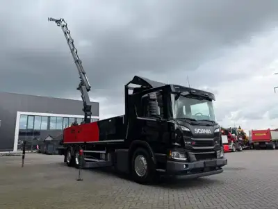Scania P370 XT 6x2 - valník s hydraulickou rukou + JIB