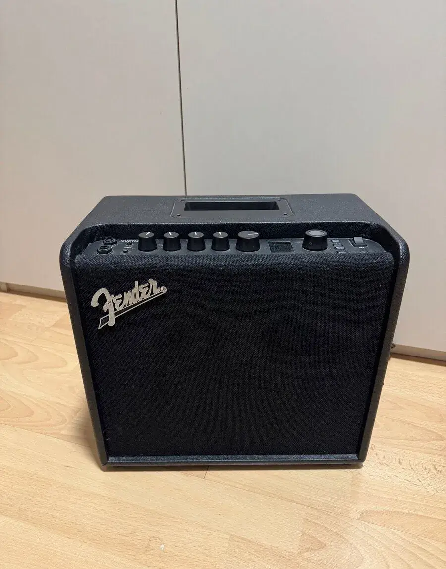 Kytarové kombo Fender Mustang LT25 – 25 W