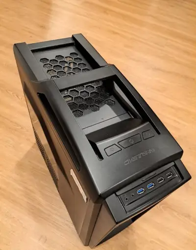 Cooler Master Storm Scout II (SGC-2100-KKN1) + mechaniky.