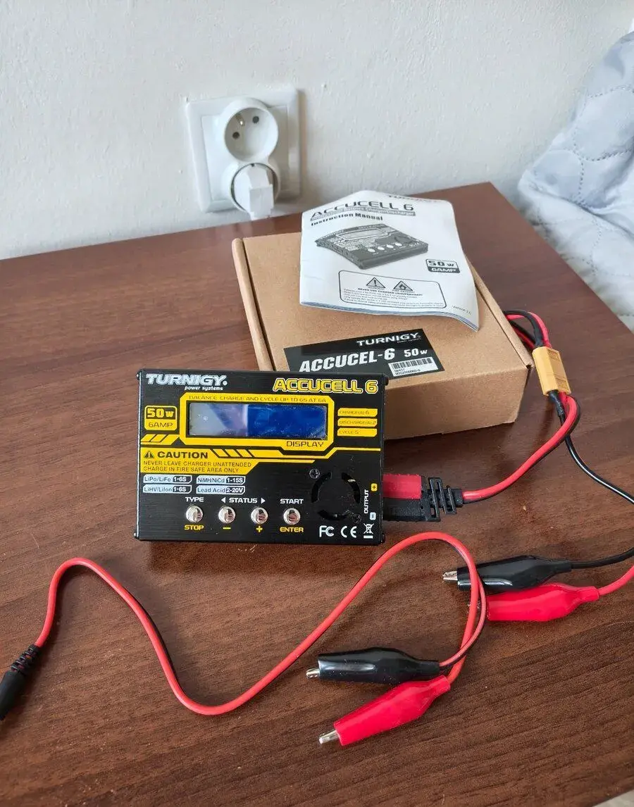 Turnigy Accucel 6 – nabíječka s balancerem + AC adaptér