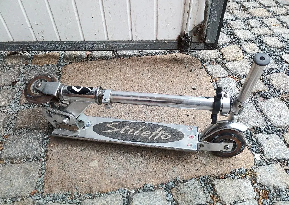 koloběžka skládací 2ks.