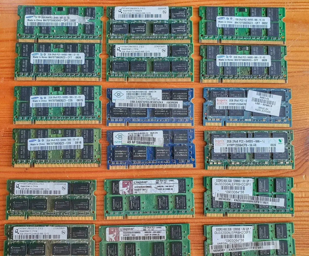 Funkční ddr2 2gb moduly do Notebooku. Pár : 300kč
