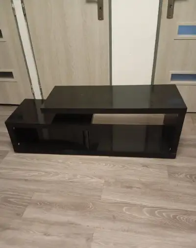 TV stolek