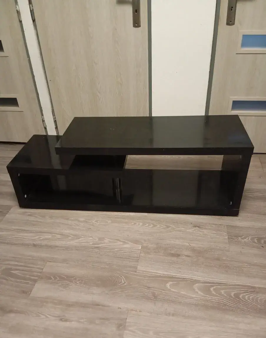 TV stolek