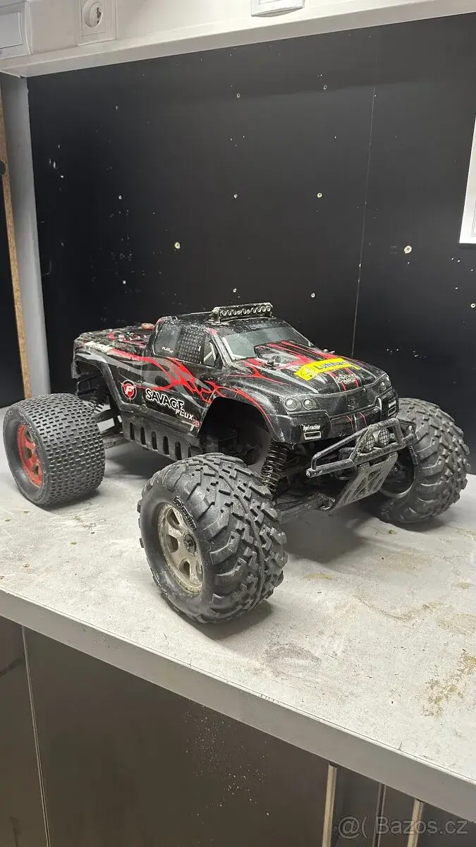 HPI Savage HP Flux 1:8 4WD