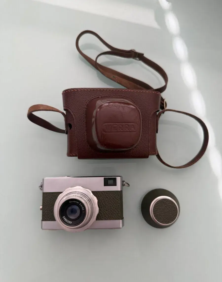 Starý fotoaparát Werra I + Novonar 3,5/50 + originální kryt