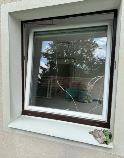 Plastová okna, dvojsklo.
