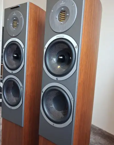 Audiovector R3 Avantgarde (Italský ořech)