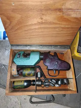 Lisovací kleště - pistol